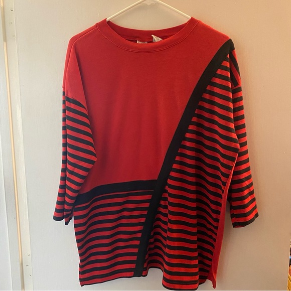 Simple Addition Red & Black Top With Asymmetrical Design - Picture 4 of 4